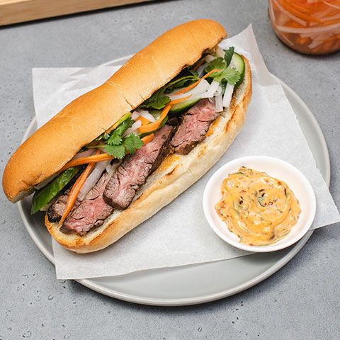 Skirt steak Banh Mi